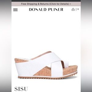 New never worn Donald Pliner Sisu sandal